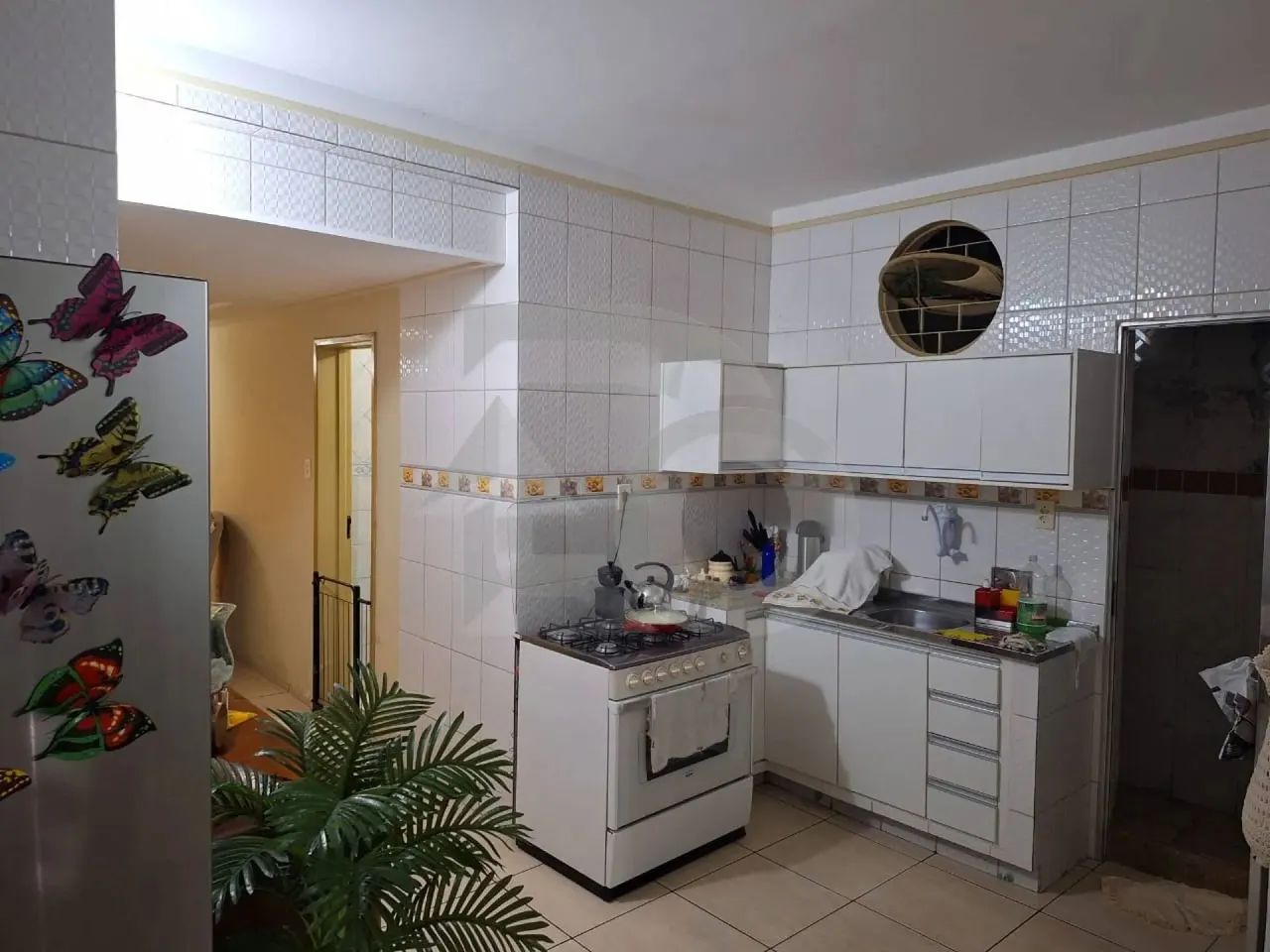 Casa no Bairro Cirurgia com 3 Quartos, Quintal, 4 Banheiros e Vaga de Garagem.