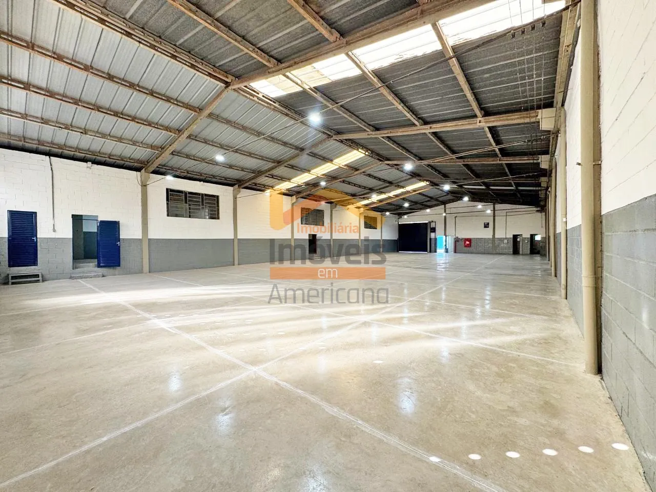 Salão para Locação no Distrito Industrial II de Santa Bárbara D'oeste-SP, com 714,00 m² de