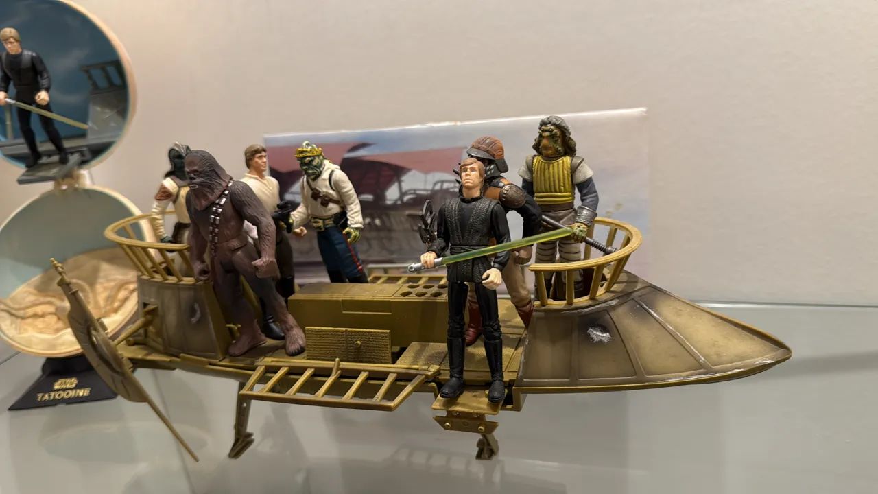 Star Wars Tatooine Skiff com personagens 