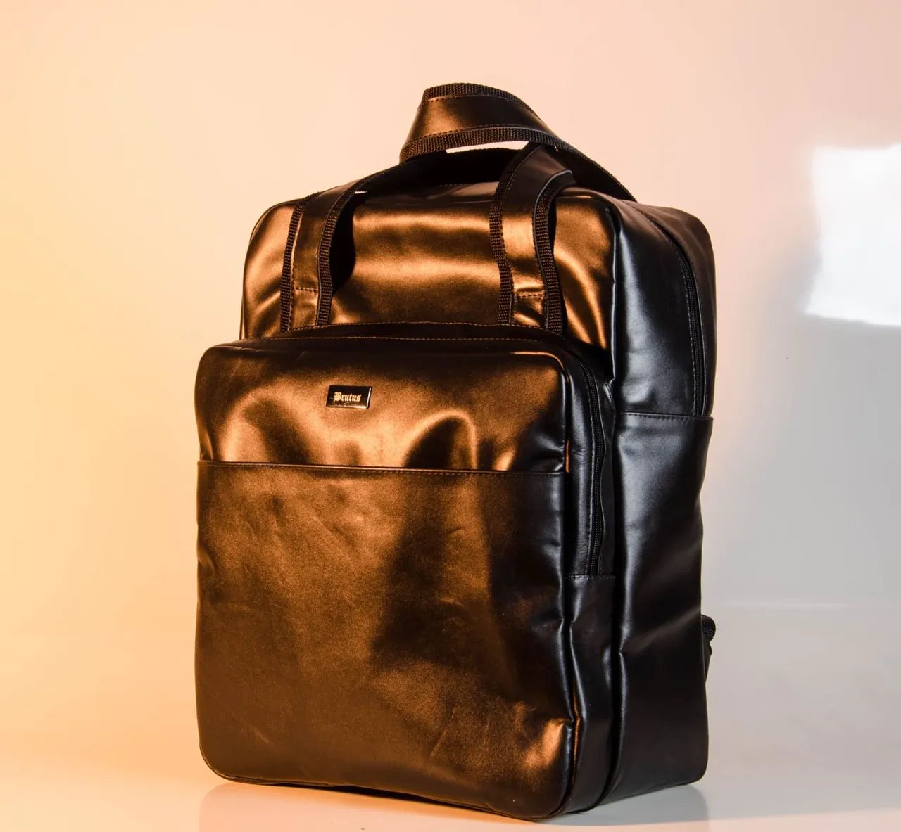 Mochila Executiva de Couro Grande - Foto 6