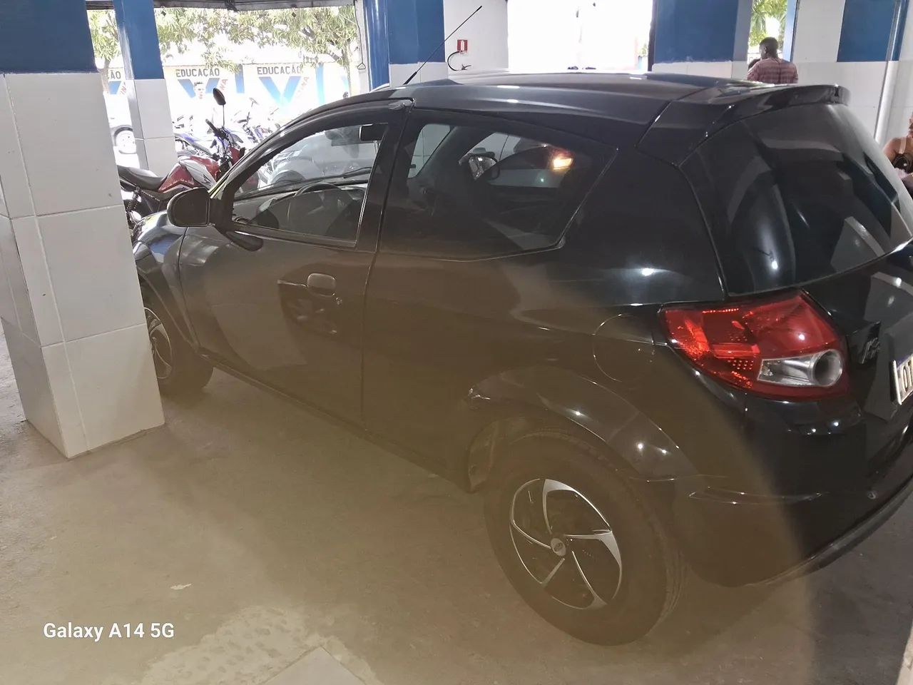 Vendo ou troco Ford ká 12/13 em excelente estado  23.500 - Foto 4