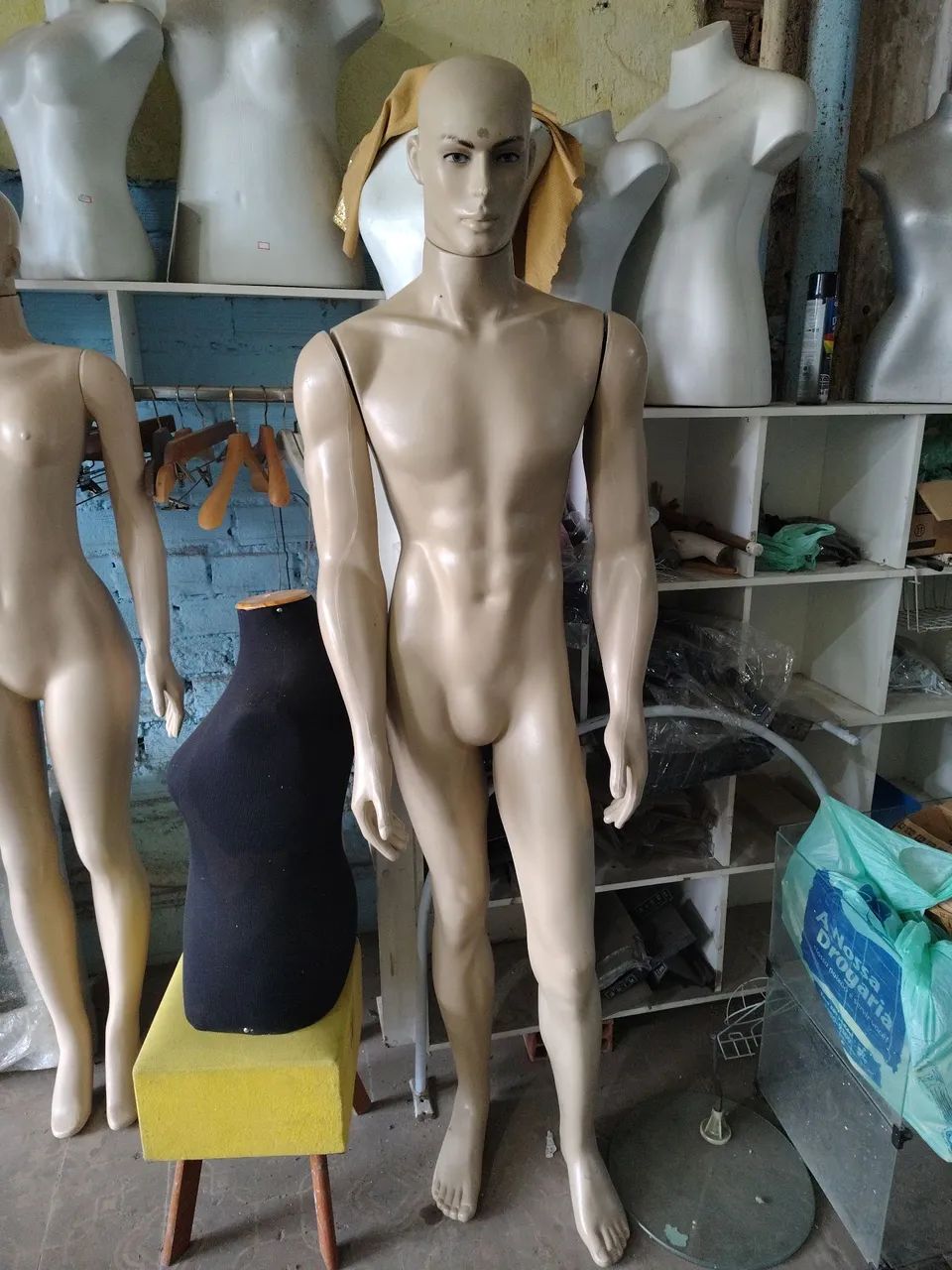 Manequins Femininos e Infantil - Ótimo estado - Foto 2