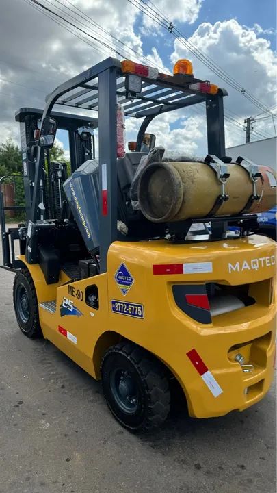 Empilhadeira Plasnox| A gás| torre triplex| Nova - Foto 2