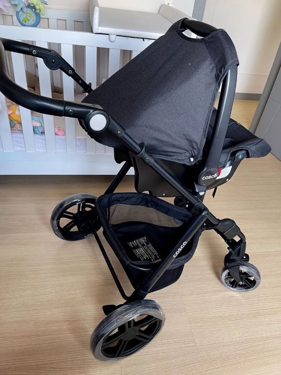 Carrinho de Bebê Cosco Travel System - Completo (Carrinho+Bebê conforto+Base veicular) - Foto 6