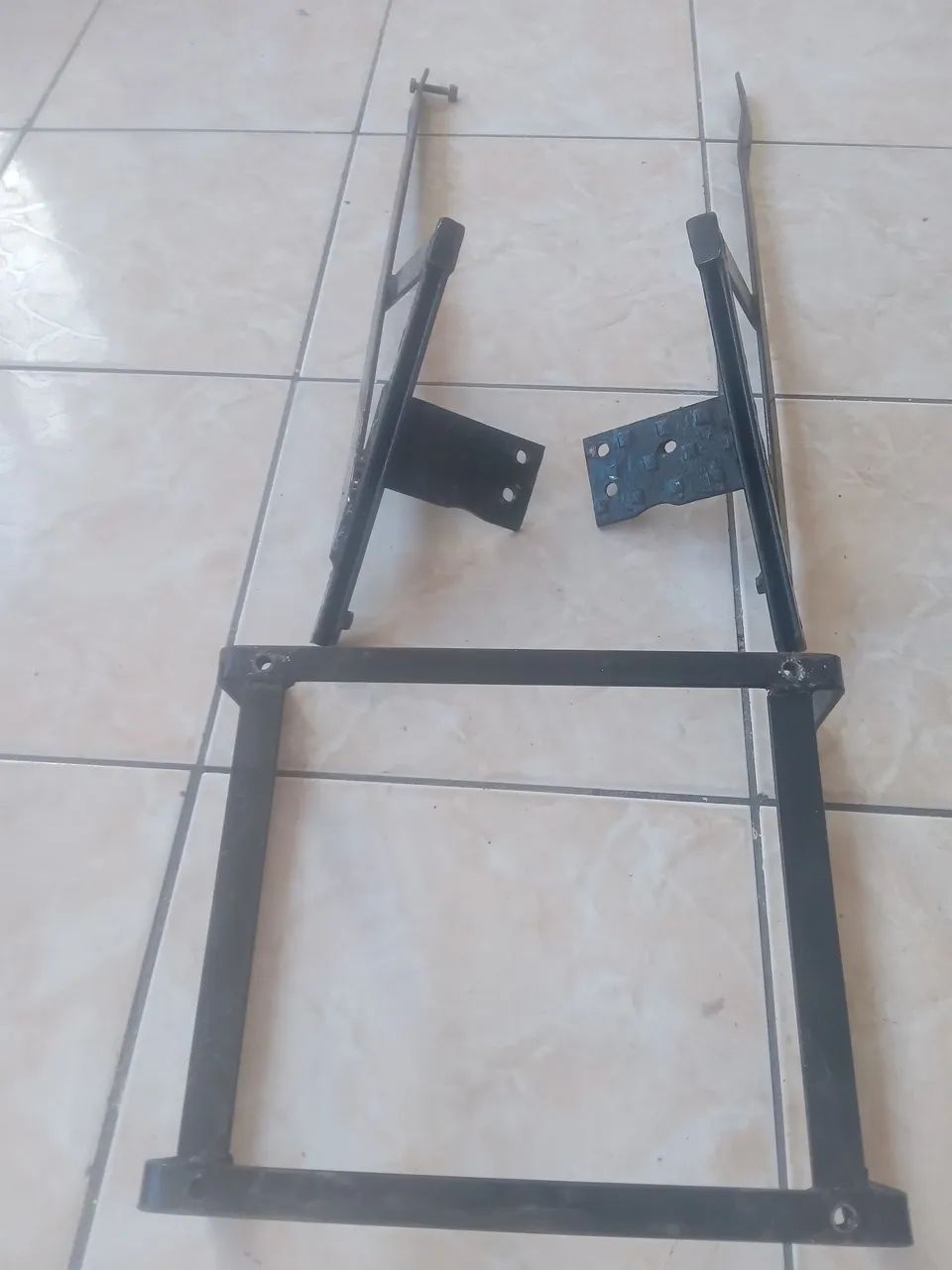 Suporte pra colocar baú da MOTTU 300.00 <br>300.00