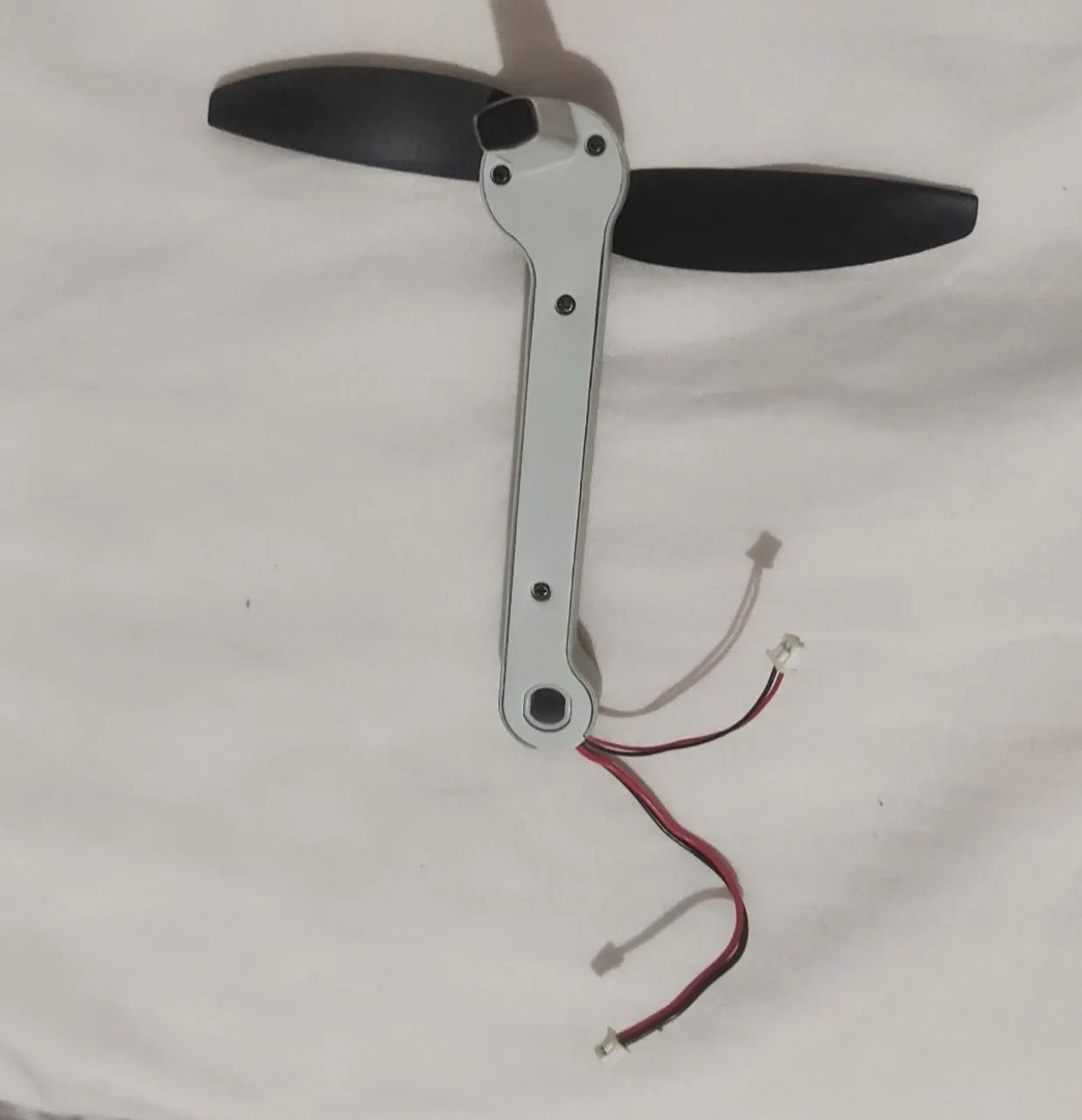 Braço A e braço B frontal drone com motor e hélices - Foto 2