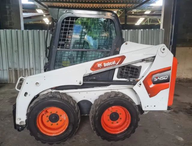 Minicarregadeira Bobcat S450 Ano 2024 Com 1823.8hs C Ar Cond