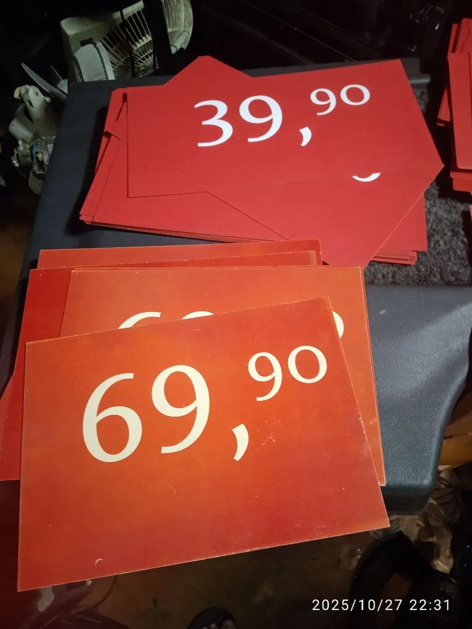 Placas de preços diversos para loja de roupas ,etc