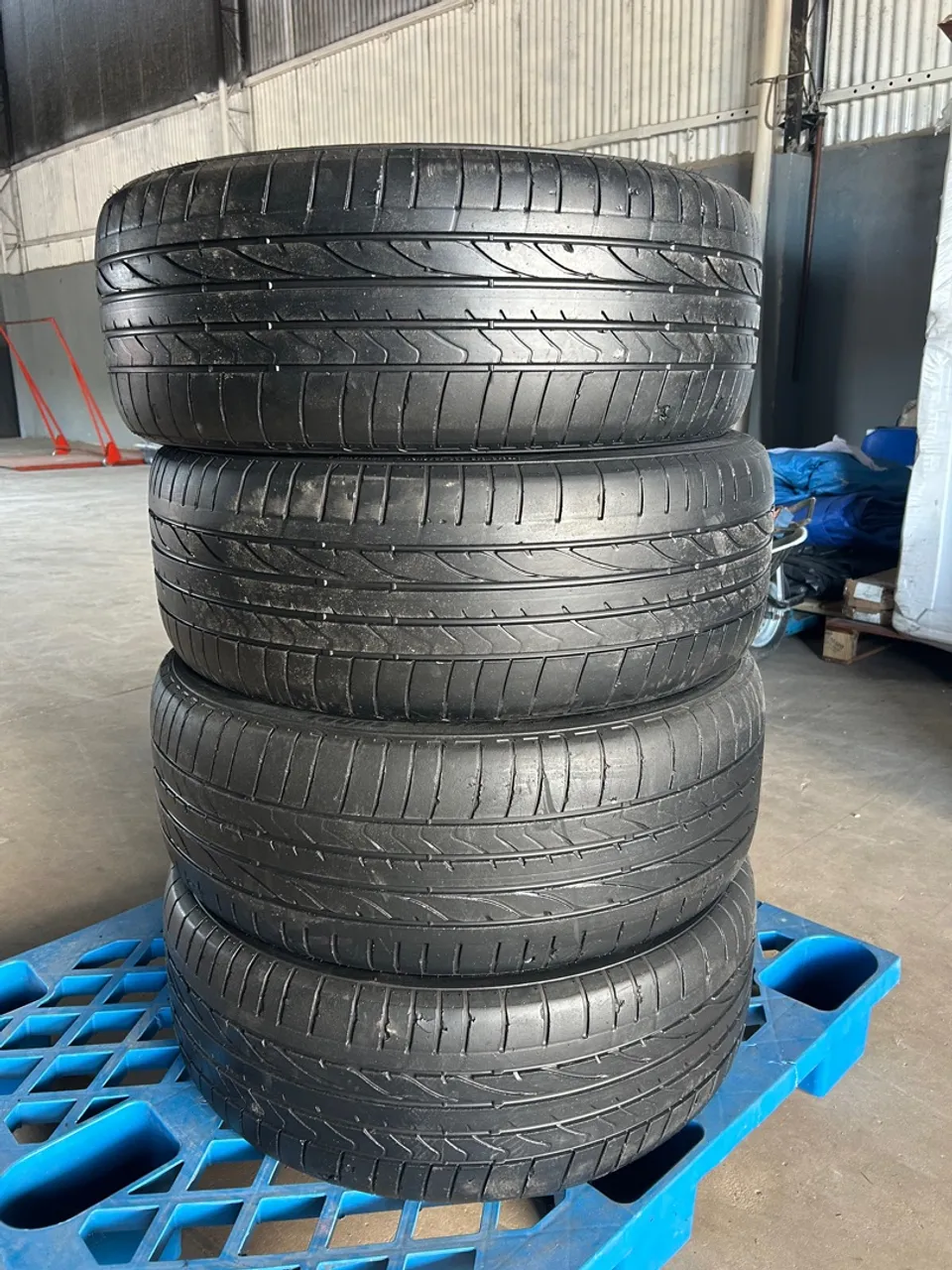 Jogo de Pneus Usados - Aro 20 255/ 50 R20