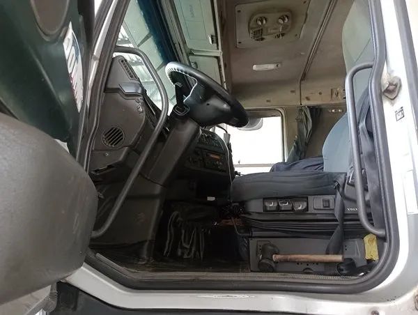 Volvo FH 420 4x2 ano 2014 automático - Foto 9