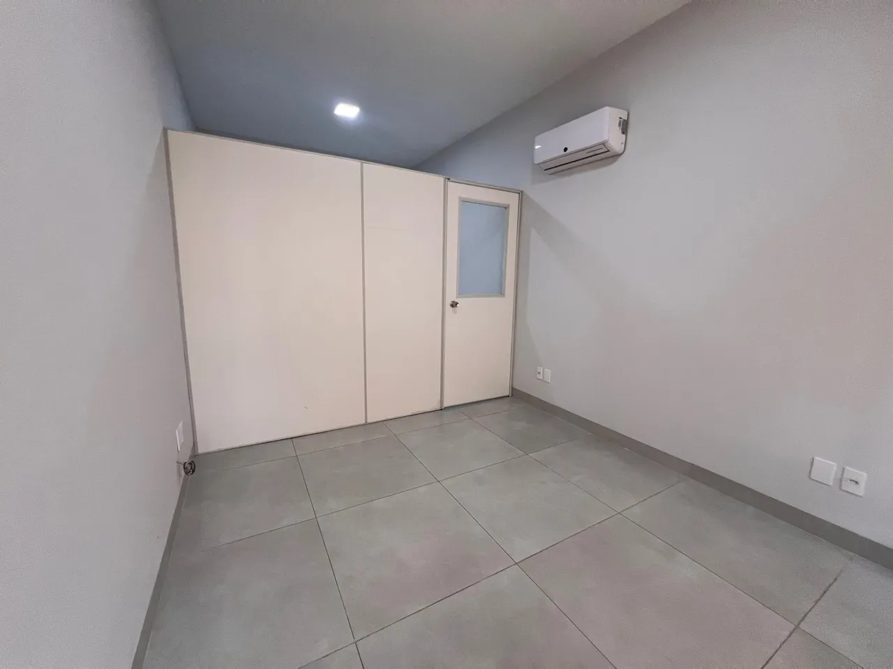 Salas Comerciais em excelente localização no Centro de Goiânia