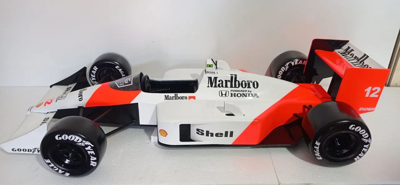Réplica McLaren mp4/4 Ayrton Senna - 1 metro de comprimento  - Foto 2