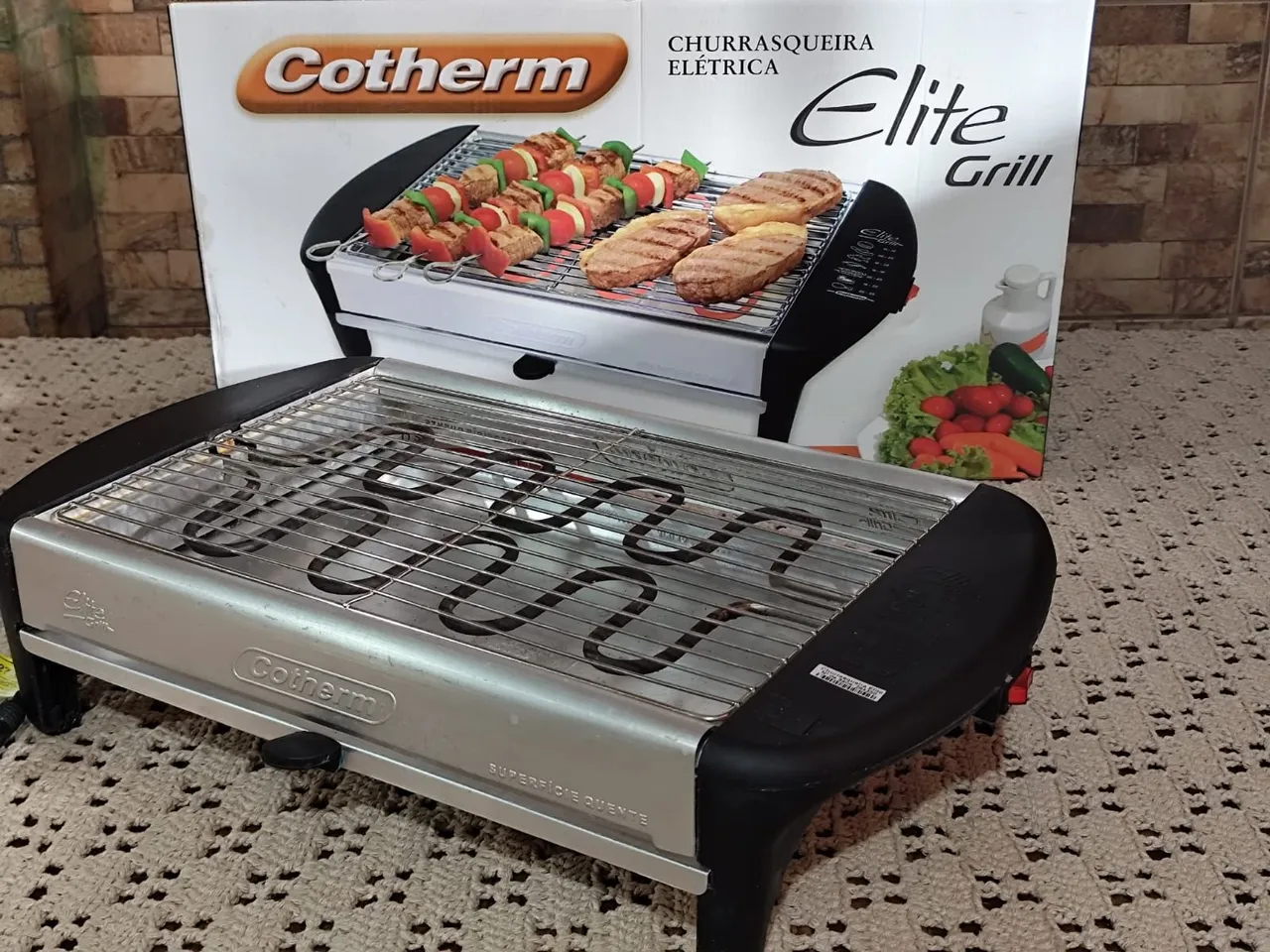 CHURRASQUEIRA ELÉTRICA COTHERM ELITE GRILL NA CAIXA.