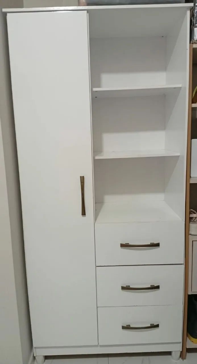 Armário com 3 Gavetas e Prateleiras