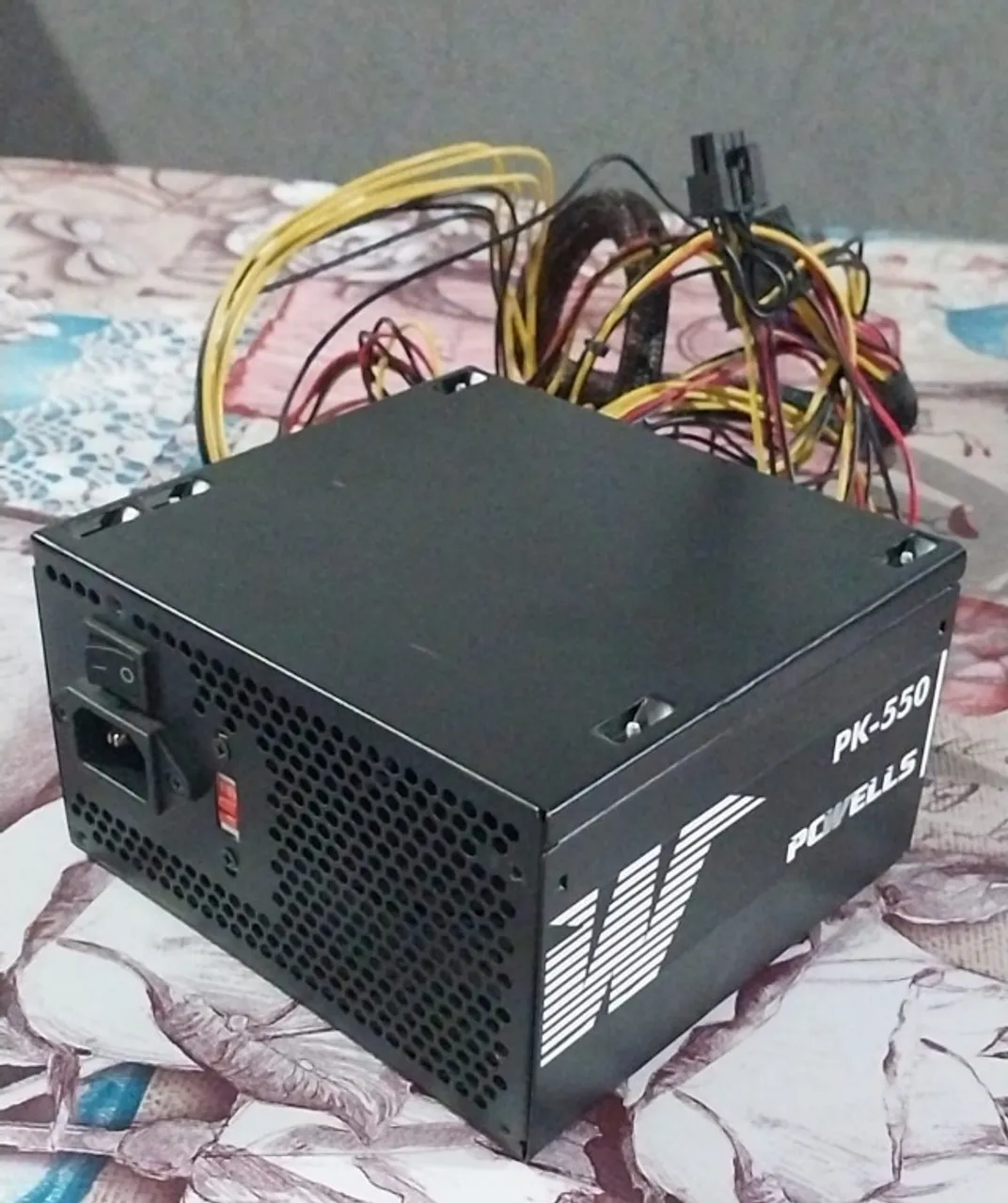 Fonte K-Mex Pcwells, Bivolt Chaveada, Com Cabo - PK-550