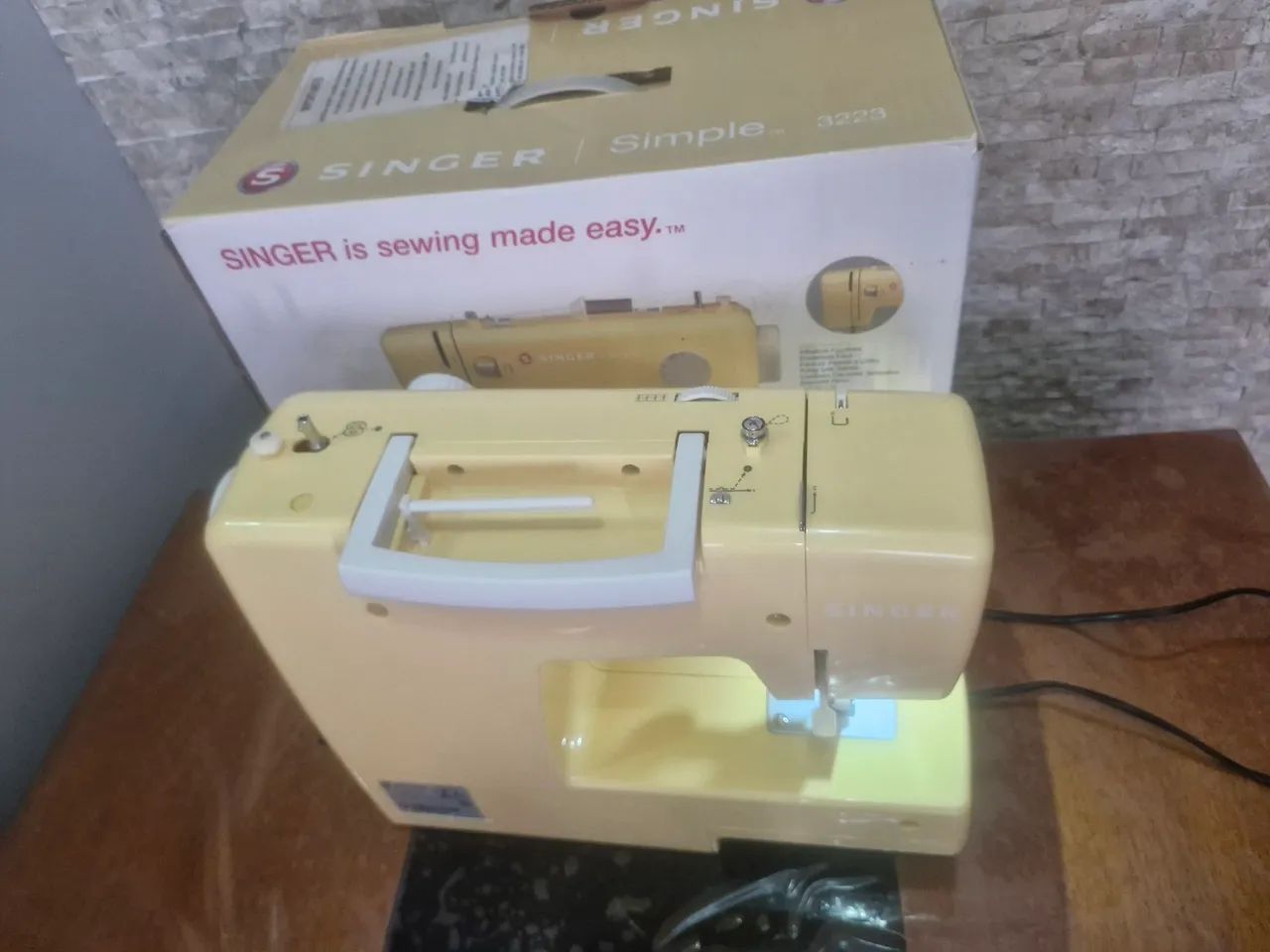 Máquina de Costura Singer simple - Foto 6