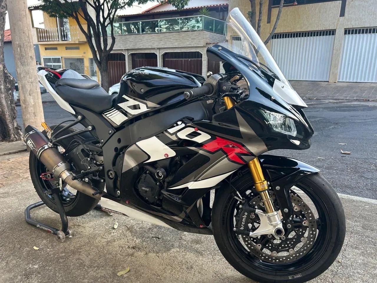 Hisa
黒グリップの方です Hitachi ZX190W-5B Escavadeira de rodas | Boss Machinery