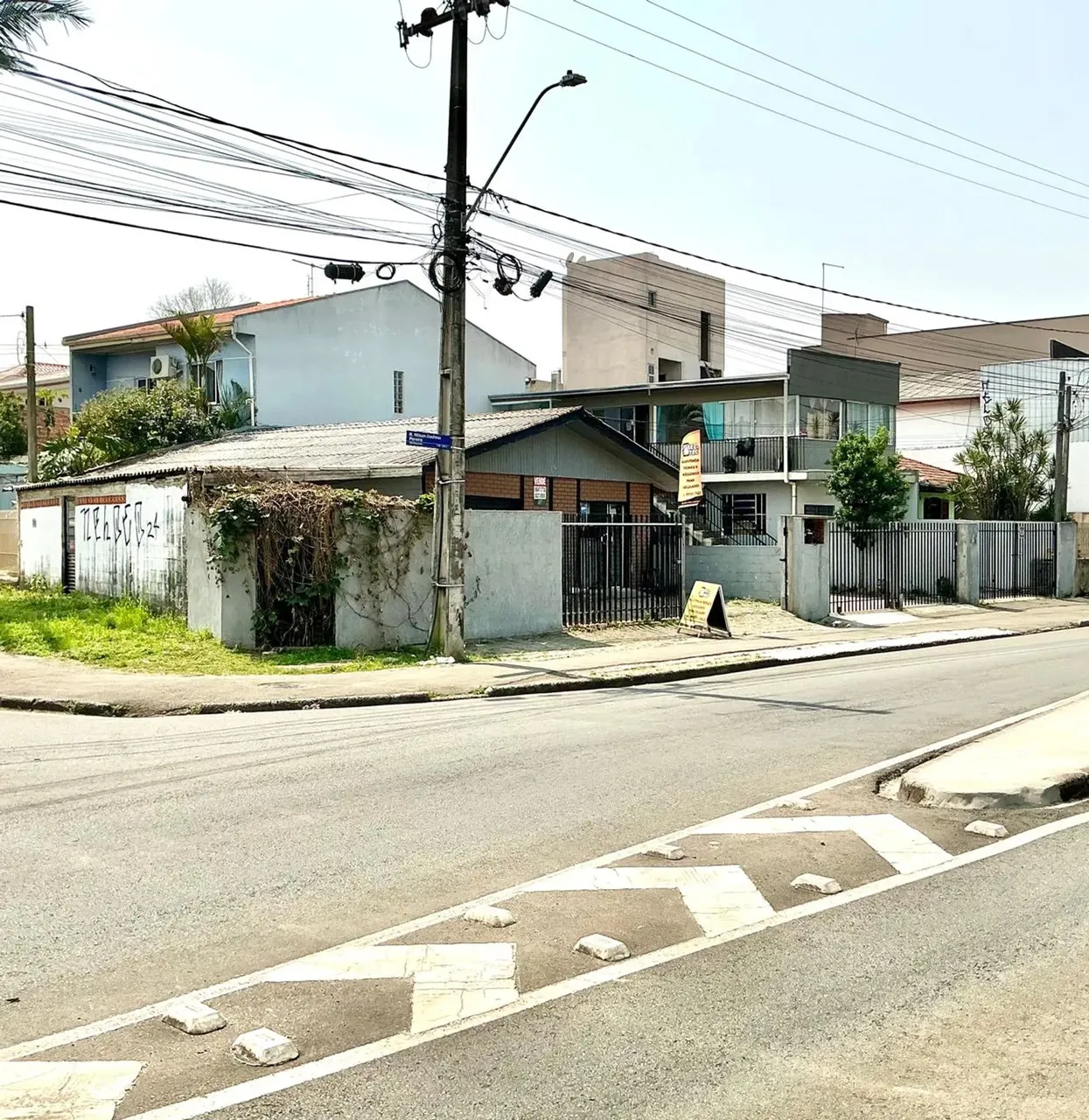 Imóvel para venda possui 332 metros quadrados em Alto Boqueirão - Curitiba - PR