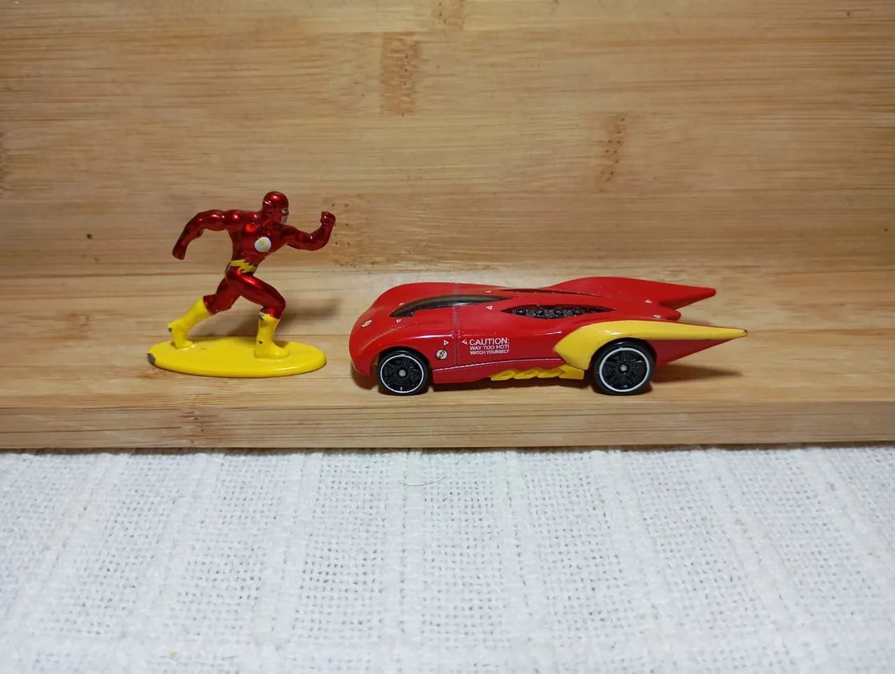 Coleção DC Nanometalfigs + Hotwheel - Foto 4