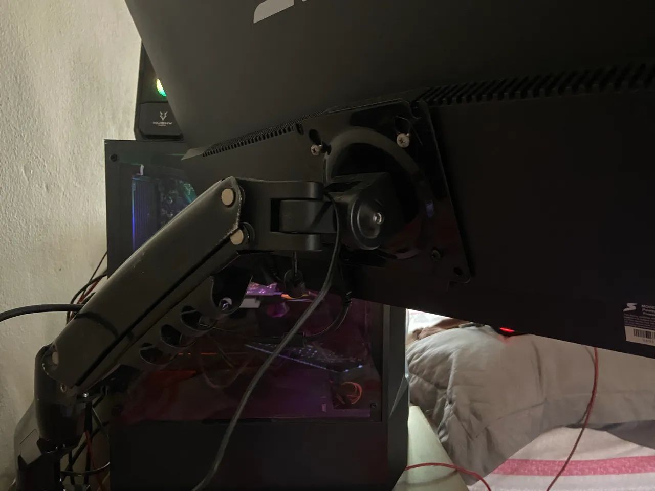 Braço articulado para monitor 