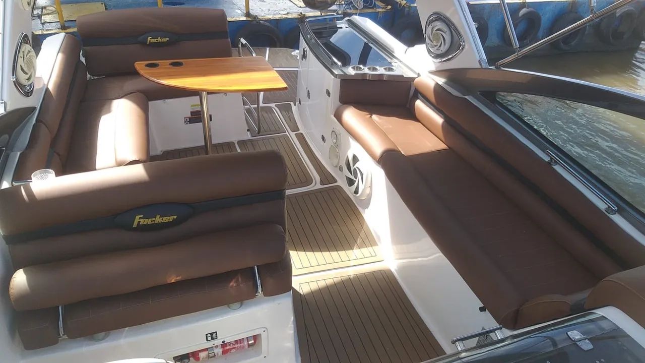 LANCHA FOCKER 280/305 DIESEL - Foto 2