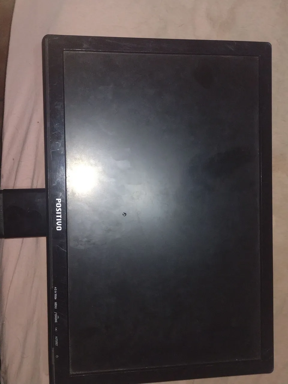 Monitor Positivo 4:3 com defeito