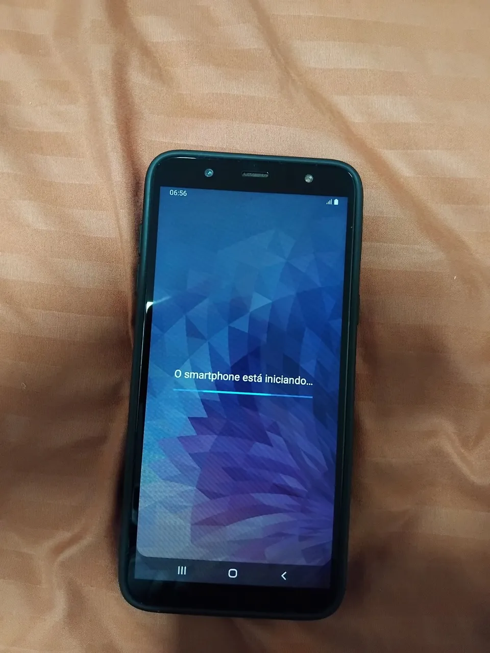 Vende-se sansung galaxy j8 64g em ótimo estado pronto pra uso em perfeita condições