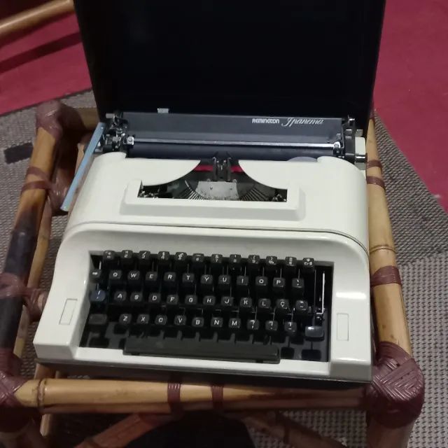 Typewriter64169214857475120