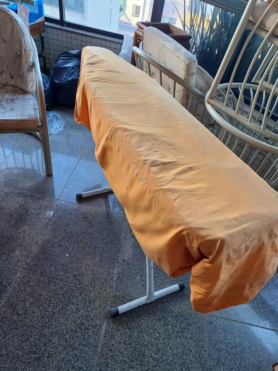Tábua de passar roupa dobrável