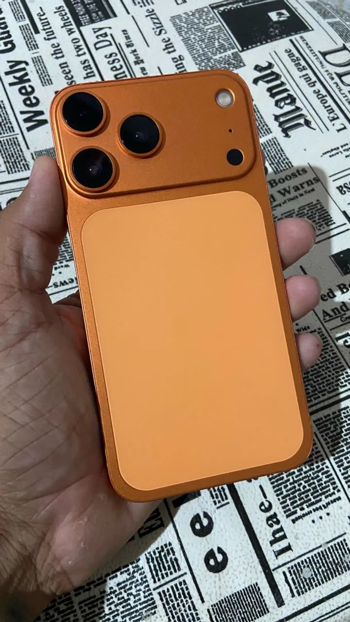 iPhone XR na carcaça do 17 pro