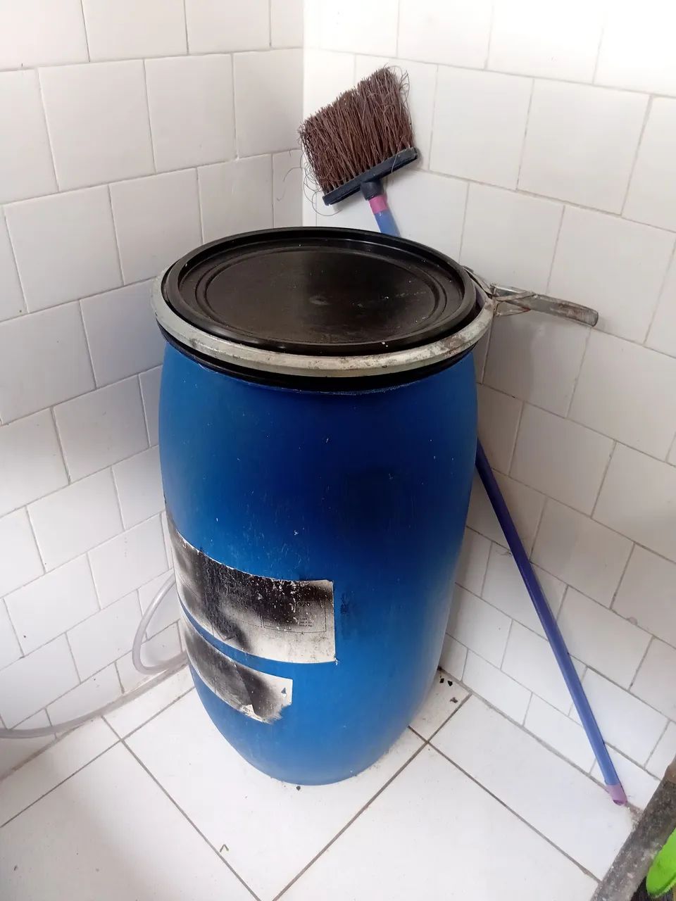 Camburão 200L 