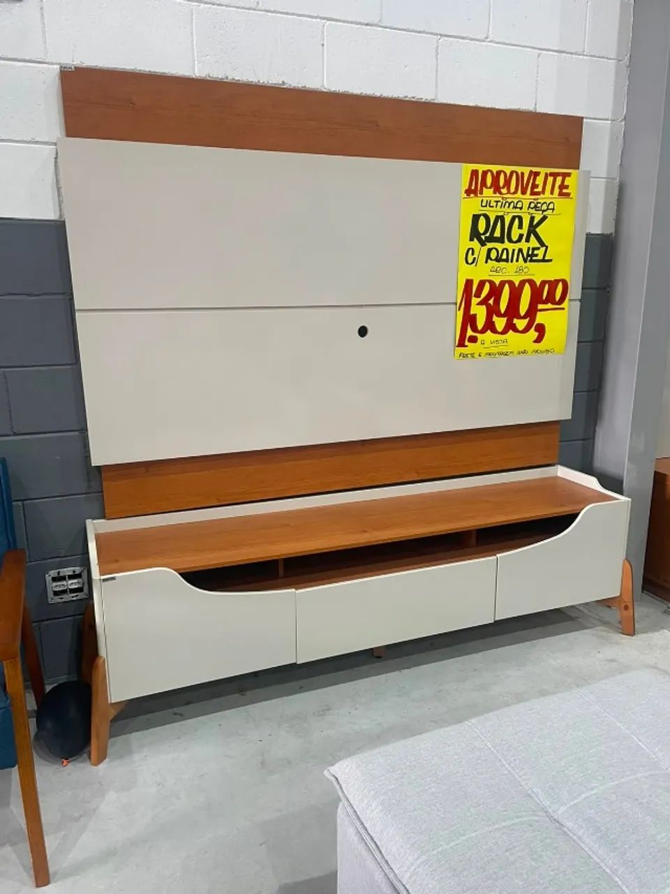 Rack com Painel Laqueado ÚLTIMA PEÇA