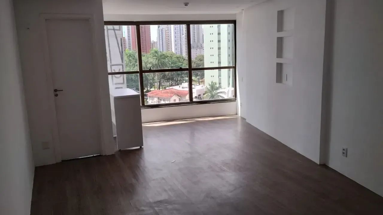 Oportunidade! Sala 27m² com Vaga e WC Privativo em Empresarial Estruturado