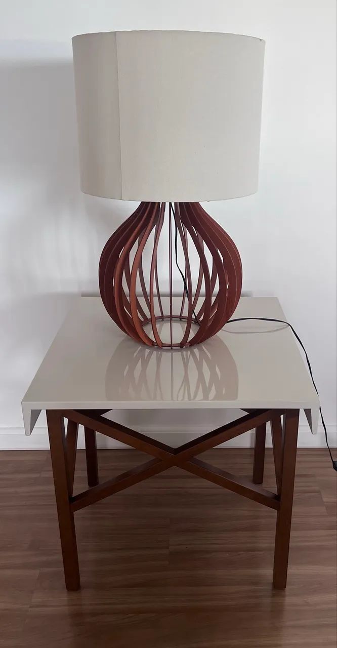 Mesa de Apoio + Abajur Ripado - Foto 4