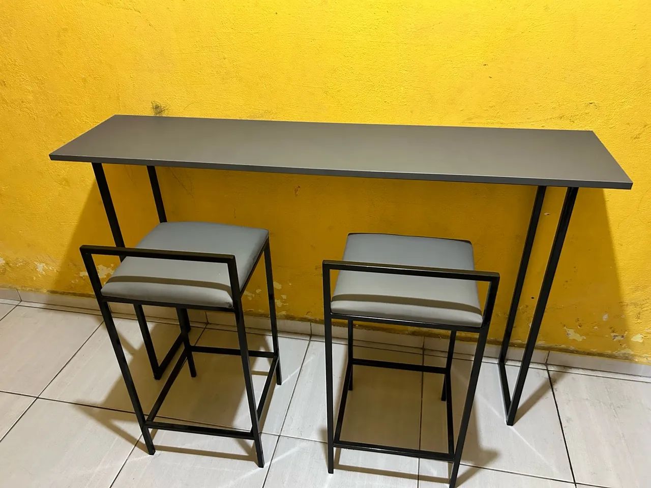 Mesa + banquetas 