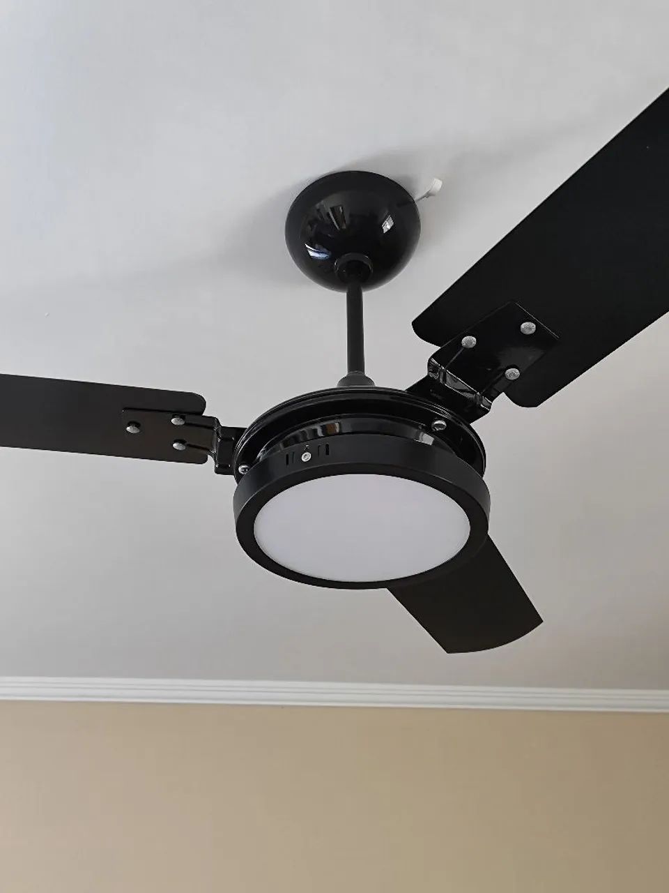 Ventilador de teto com controle 