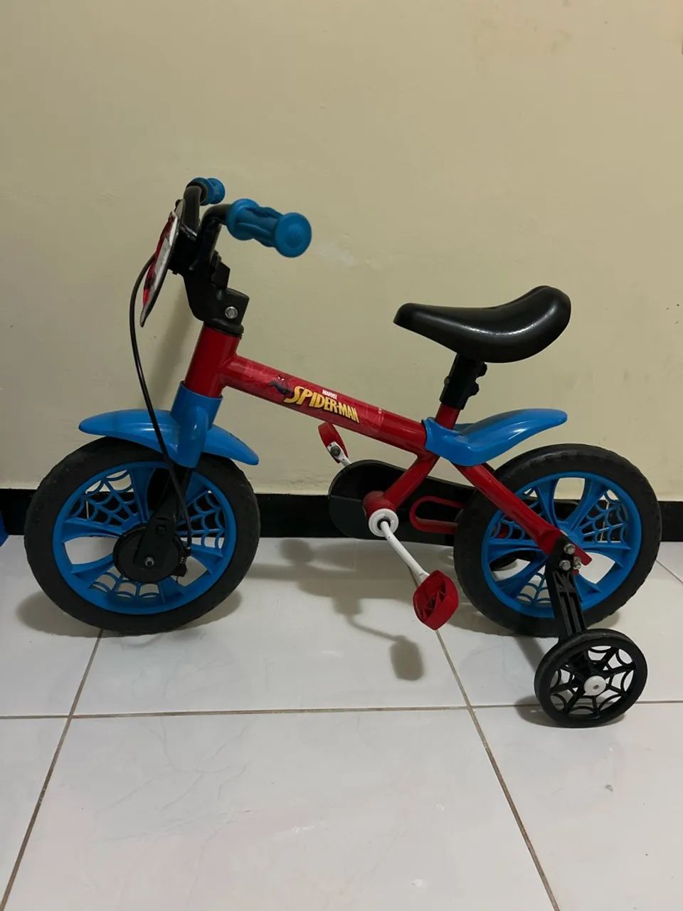 Bicicleta infantil Homem-Aranha - Foto 3