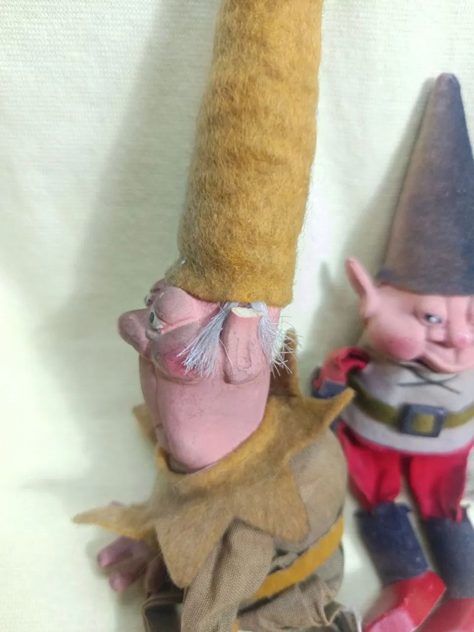 Dois bonecos duendes alemdalenda.  - Foto 3