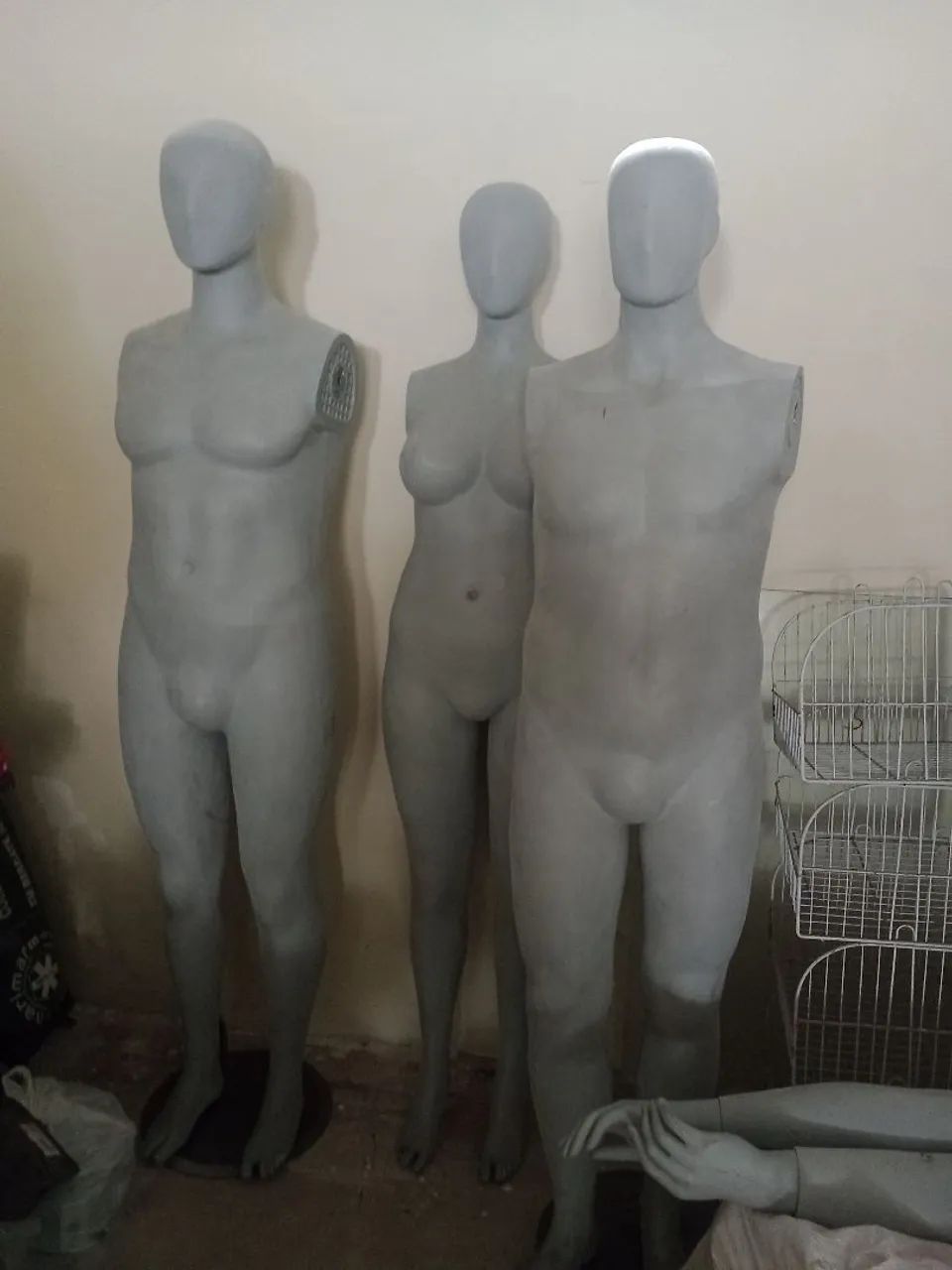 3 manequim 2 masculino e 1 feminino  - Foto 2