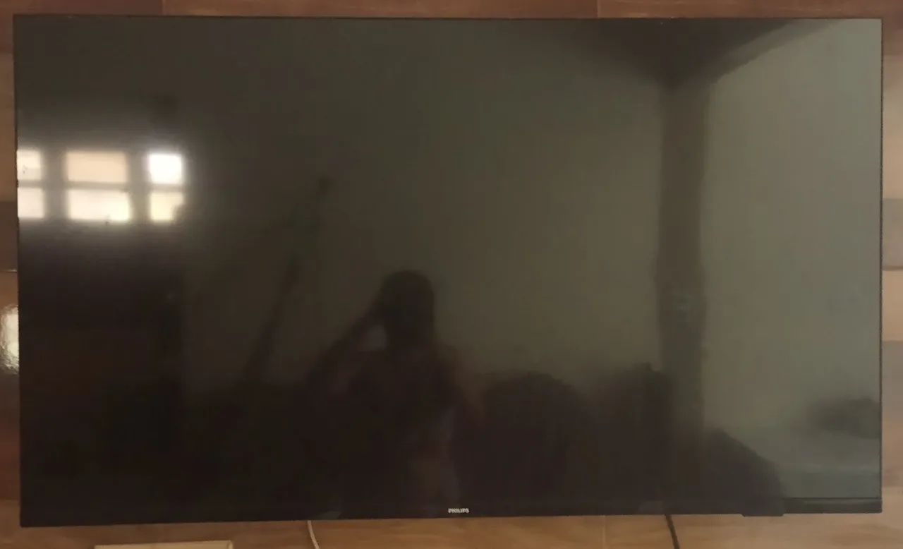 Tv 50 4K Philips com defeito, ideal para retirada de peças ou arrumar 