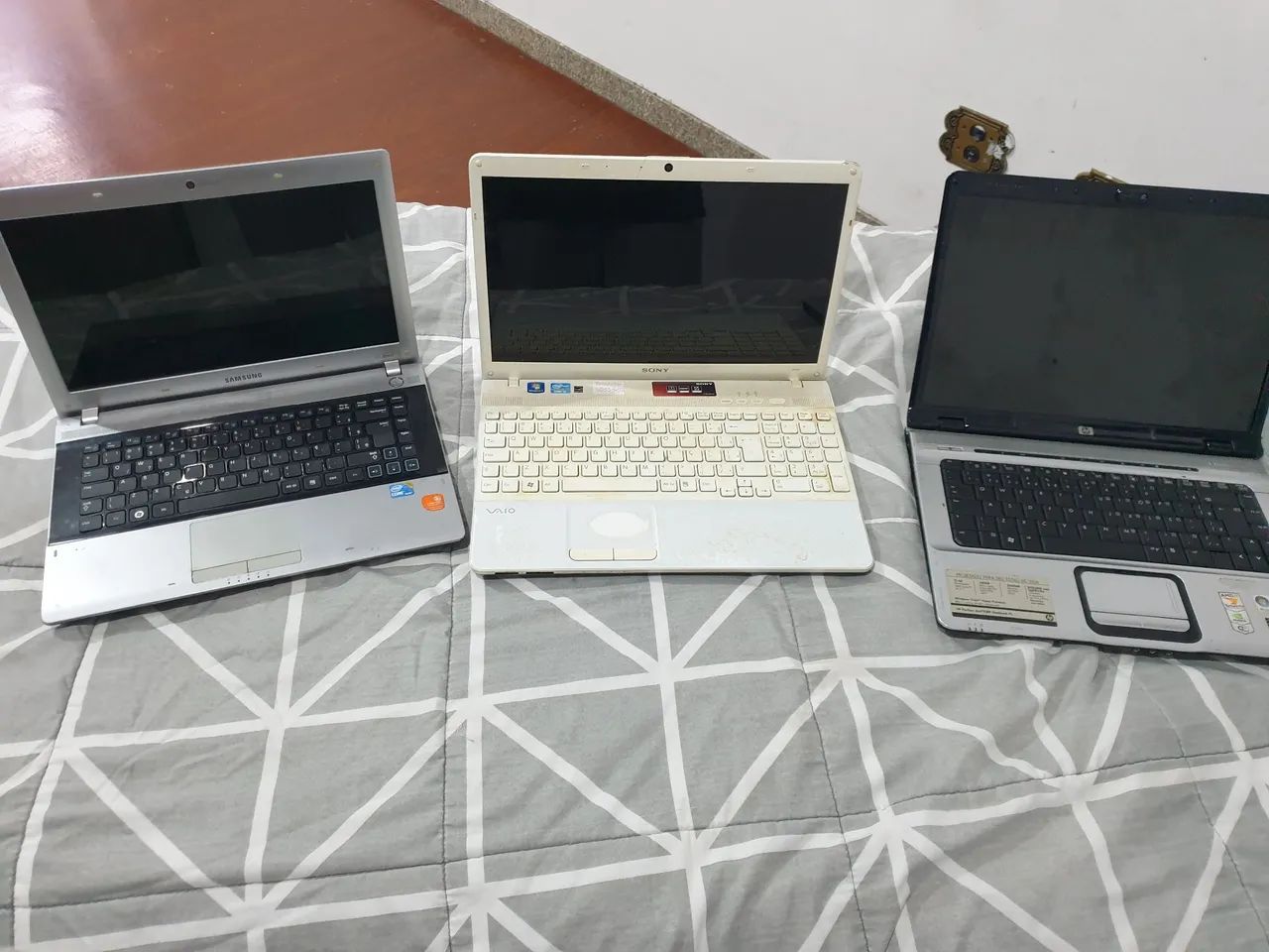 Vendo notebooks 2 com defeito e o vaio não sei  - Foto 2