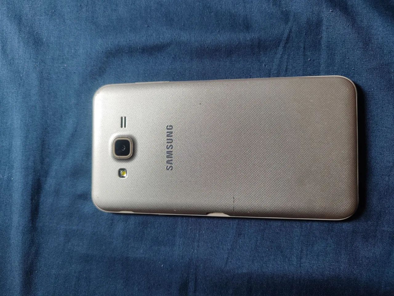 Samsung Galaxy J7 Neo  - Foto 2