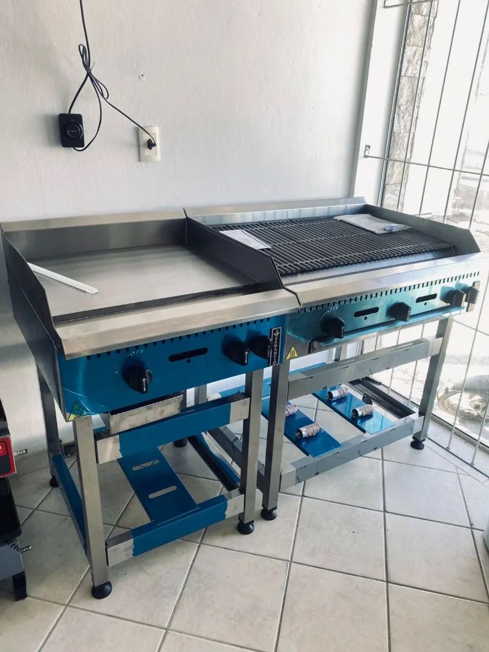 NZ. Conjunto Chapa e Broiler Profissional 90 cm com cavalete linha Prime VENÂNCIO 