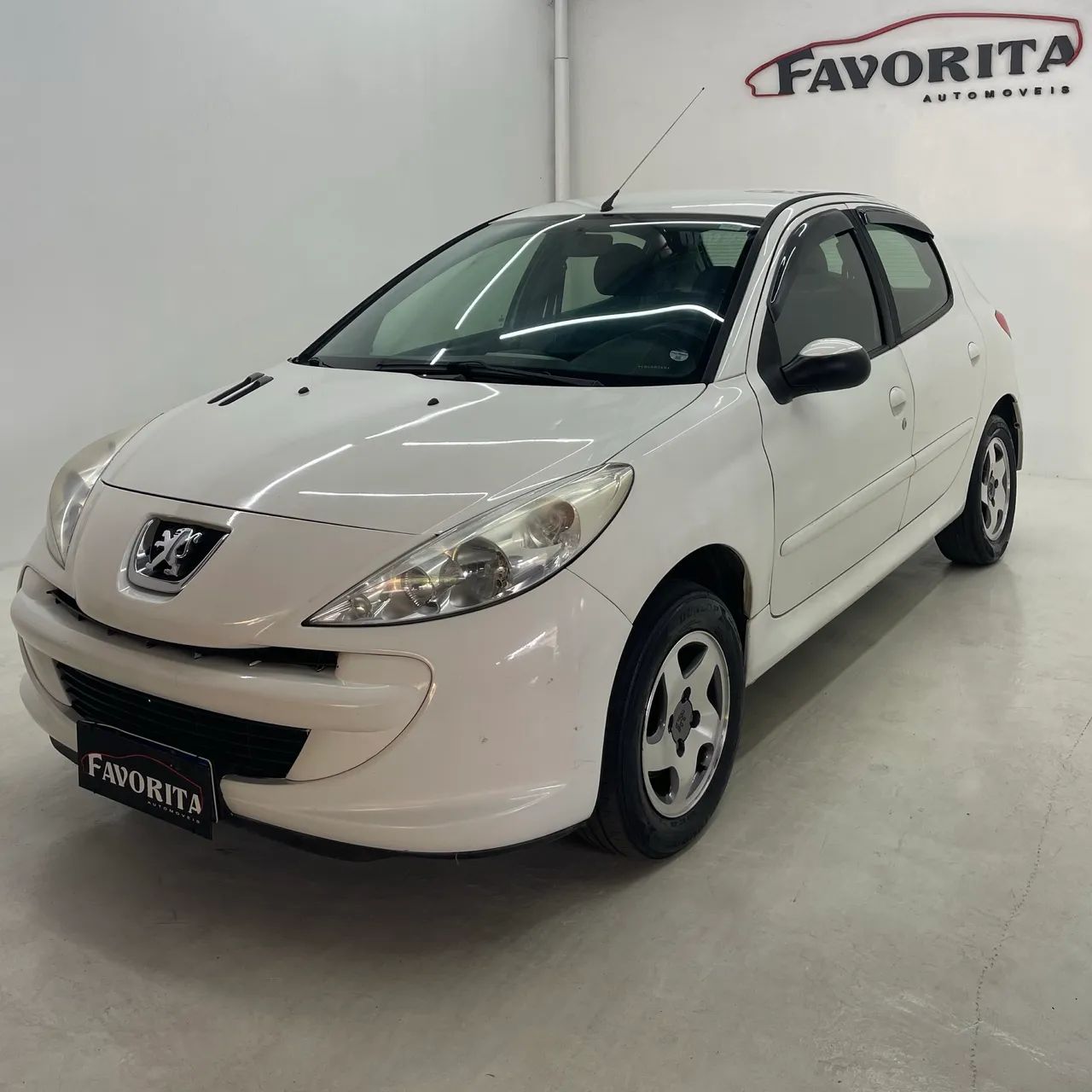Peugeot 207 207 Active 1.4 Flex 8V 5p 2014