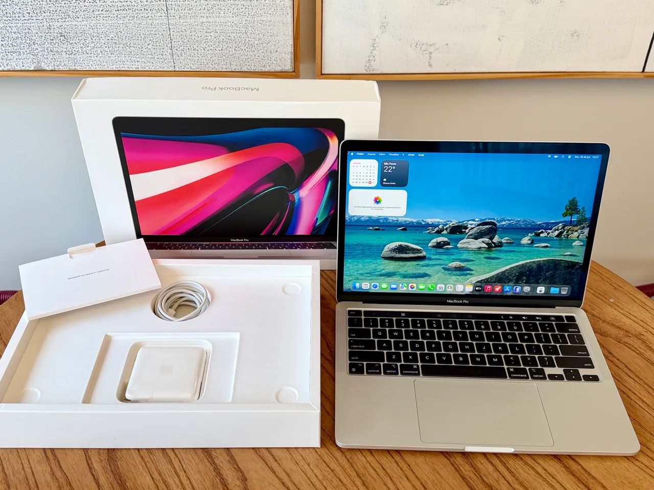 MacBook Pro 13 Polegadas M1 8GB 256SSD - EXTREMAMENTE NOVO