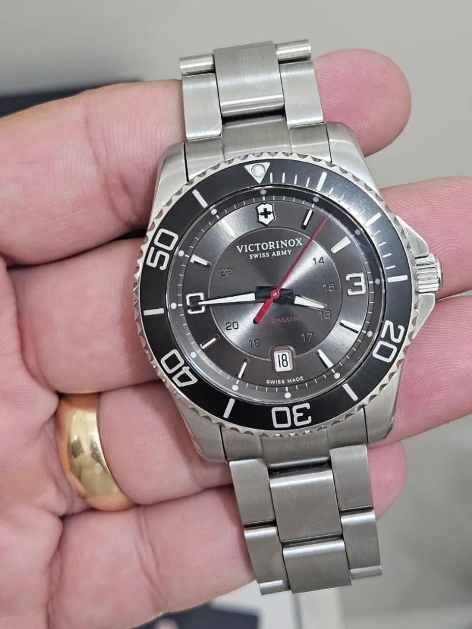 Relógio Victorinox Maverick automático 