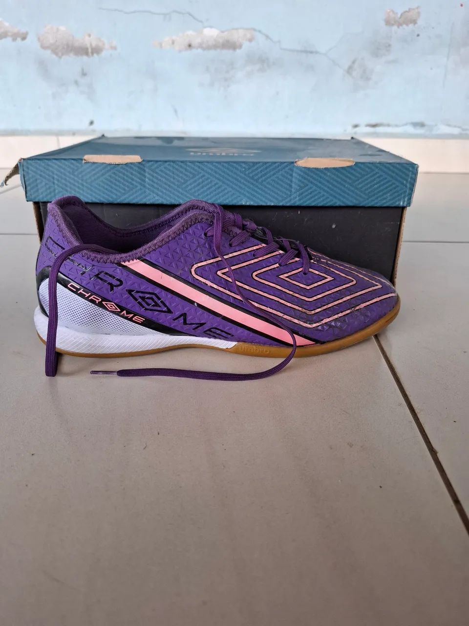 Chuteira Umbro-Chrome  - Foto 2