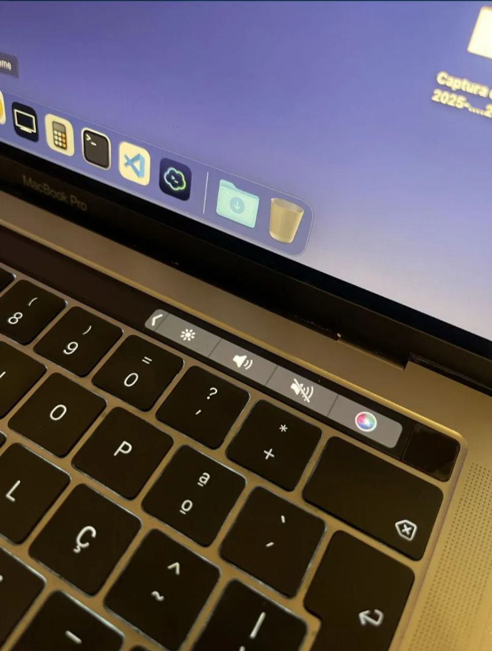 MacBook pro 2019 touch bar I5 8gb 256 ssd - Foto 4