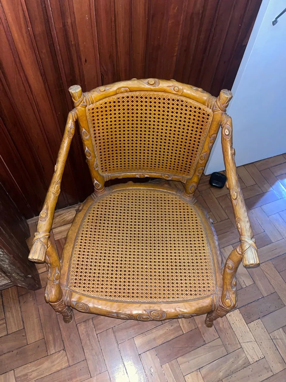 Poltronas italianas e mesa de centro