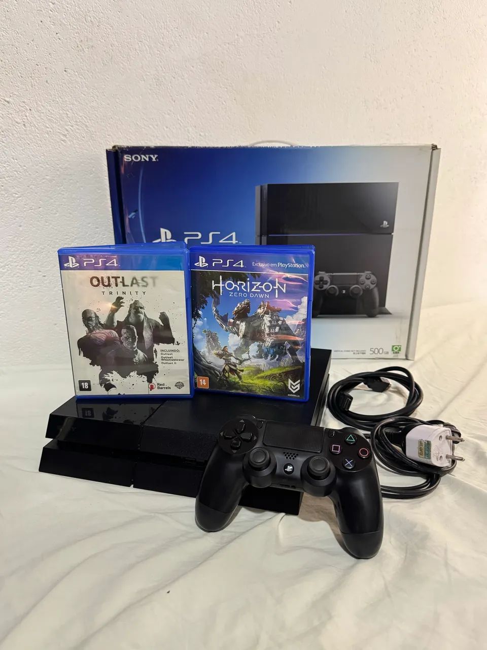 PS4 500gb - 1 controle - 2 Jogos (CAIXA ORIGINAL) Aceito Cartão